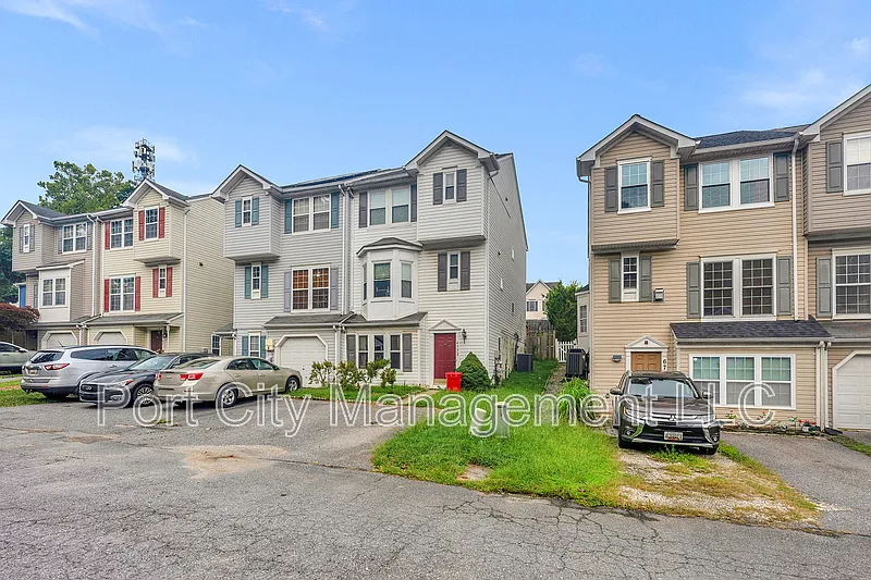1 bed, 1.0 bath, 650 sqft, $1,300 — Photo 3