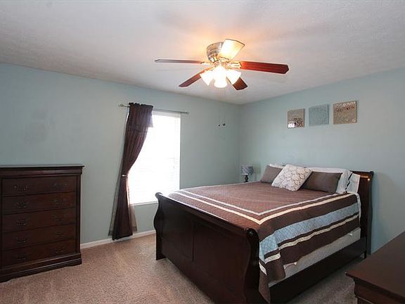 5th image of 200 Clearbrook Dr