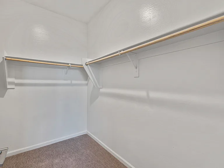 17352 W Paraiso Ln — Photo 18