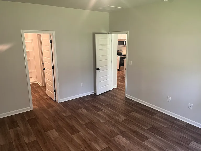 1030 Harbor Dr — Photo 12