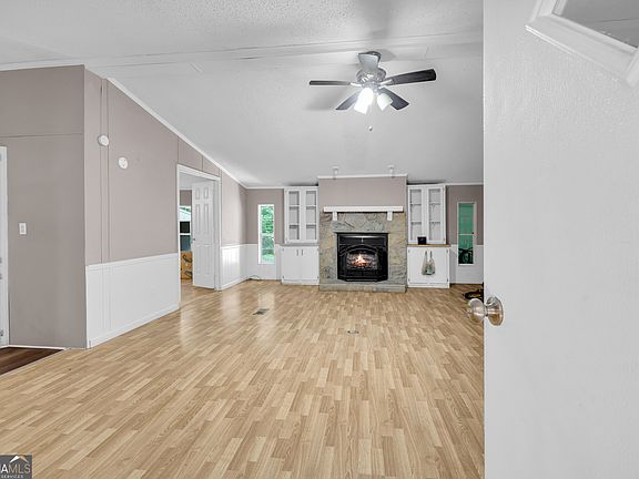 5th image of 119 Timberlane St