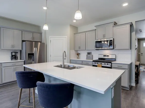 908 Rollins Den Dr, Fort Collins, CO 80524