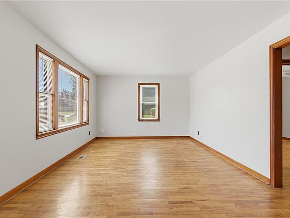 5th image of 56 Santa Fe St