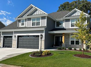 N49W15328 Orchid Cir, Menomonee Falls, WI 53051
