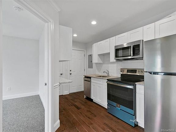 4th image of 1091 Whalley Ave #B