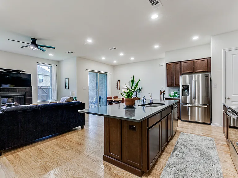 8254 Primrose Way — Photo 9