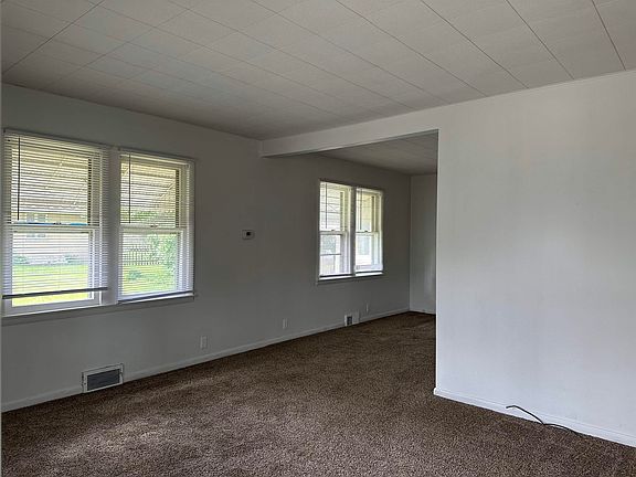 3rd image of 330 California St