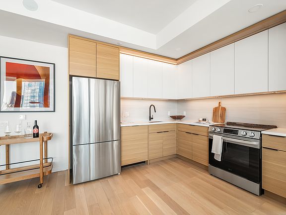 5th image of 395 Carroll St #327