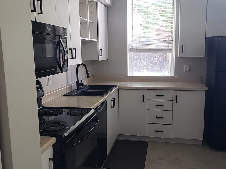 1017-1019 Shenandoah Ave #A — Photo 5