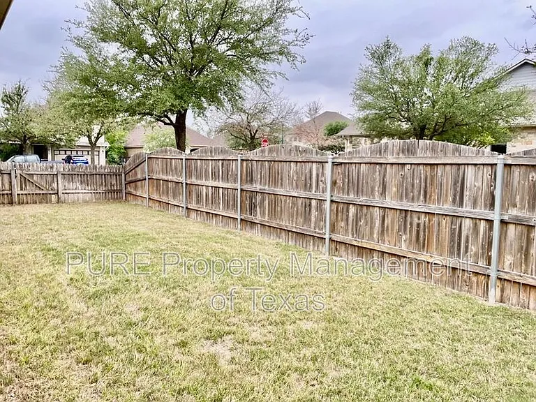 4718 Madrid Dr — Photo 20