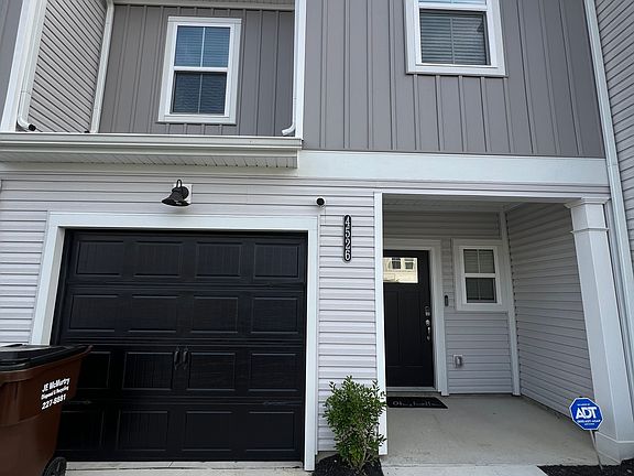 2nd image of 4526 Skywood Ln