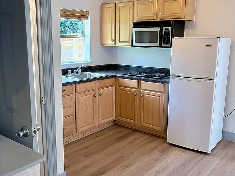 2419 Wilson St — Photo 13