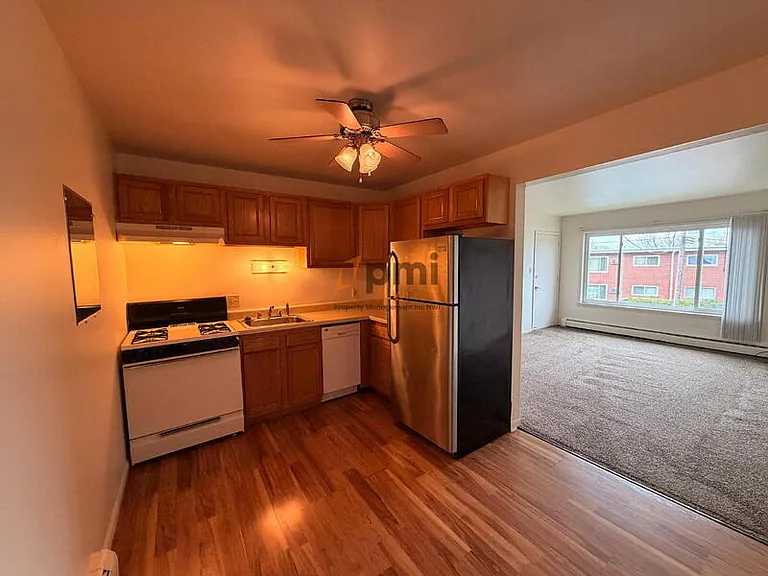 105 Harrington Ave #15 — Photo 3