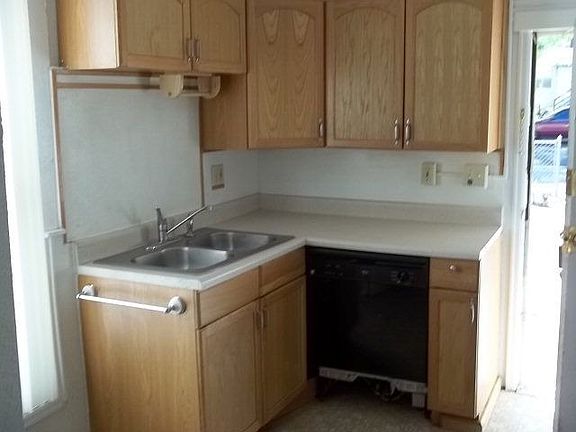 2nd image of 852 E Abriendo Ave