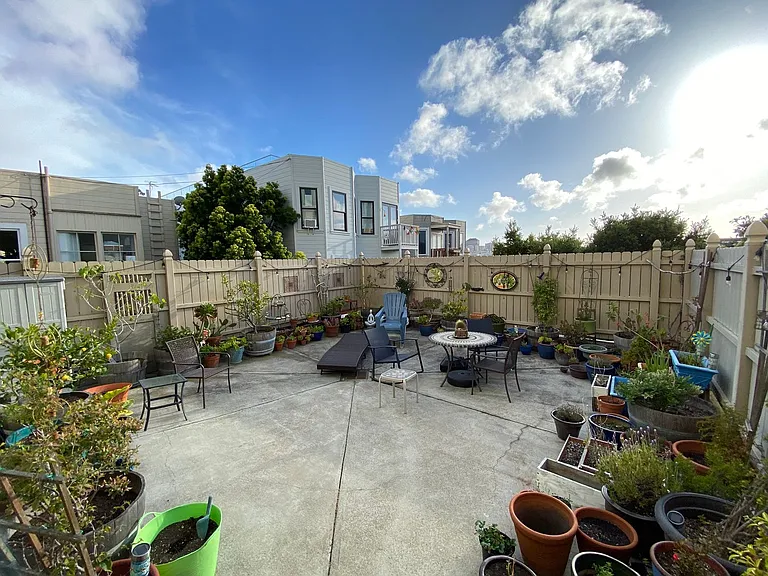 2233 Larkin St #1 — Photo 9