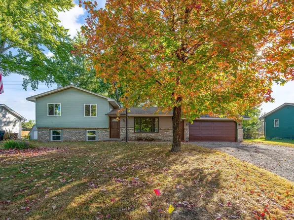 116 Marvin Elwood Rd, Monticello, MN 55362