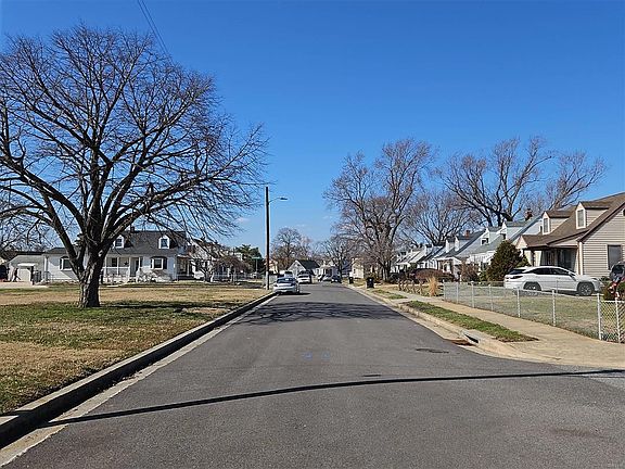 5th image of 3423 Court Way