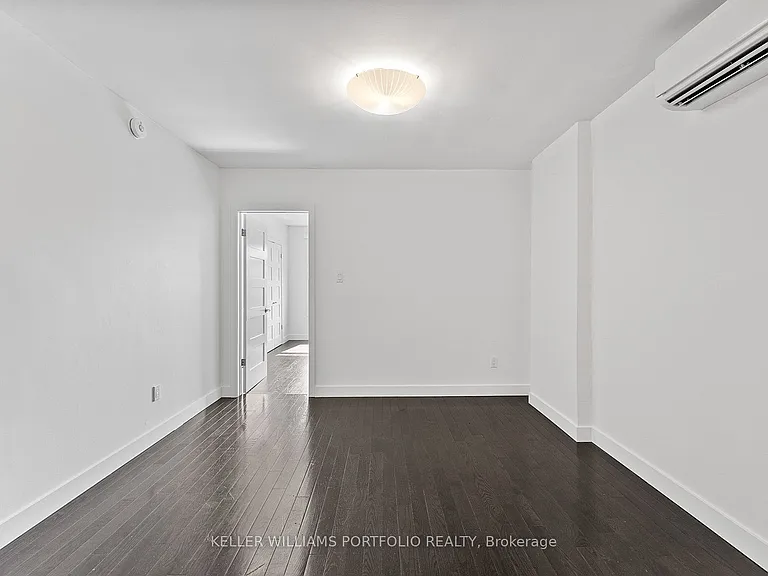 2118A Danforth Ave — Photo 10