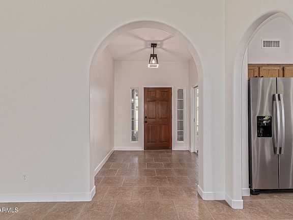 4th image of 3425 E ROSEMONTE Drive