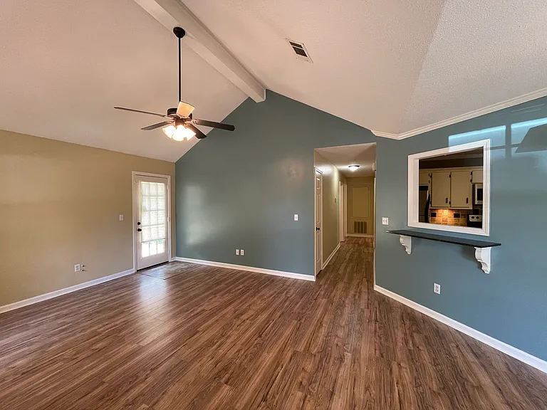 604 Huntington Pl — Photo 5