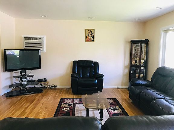 2nd image of 53 Green Ave
