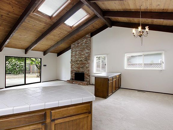 5th image of 114 Westmoor Pl