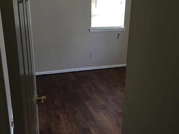 4th image of 829 Navaho Trl