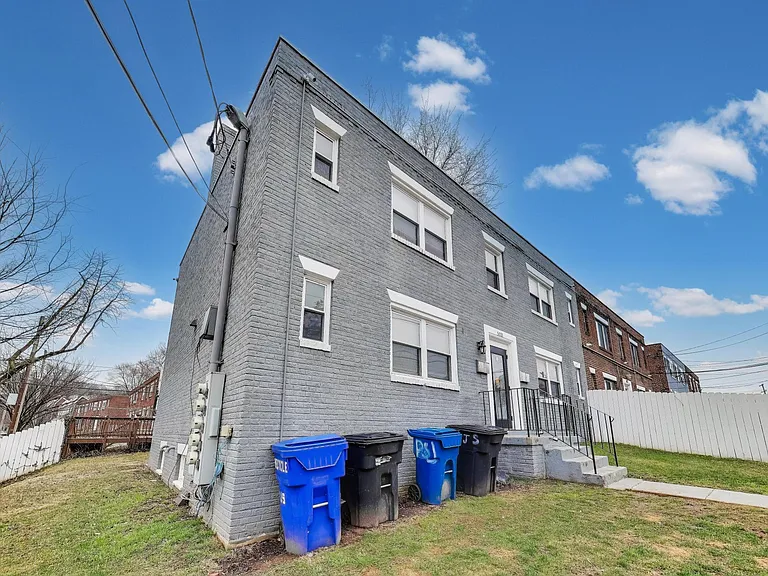 5031 H St SE #1 — Photo 14