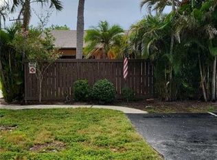 6340 Royal Woods Dr #500, Fort Myers, FL 33908