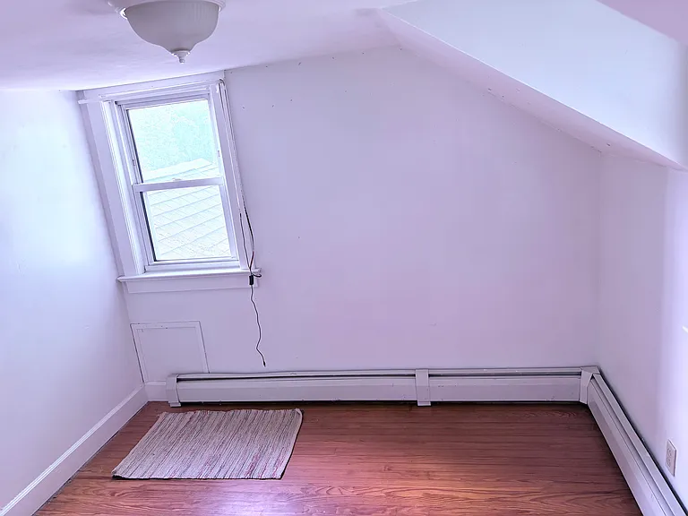 317 Willetts Ave — Photo 4