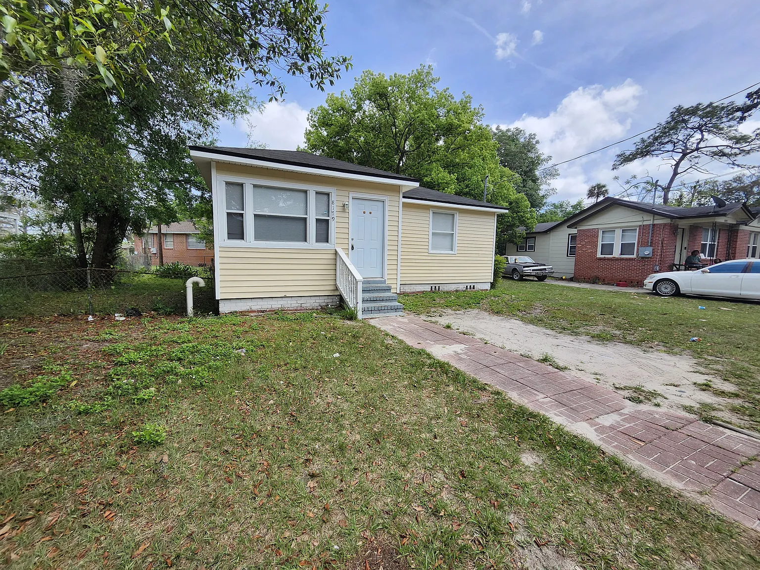 4 bed, 900 sqft, $1,345 — Photo 2