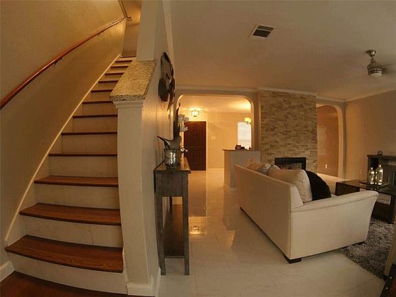 3rd image of 4376 Onyx Dr