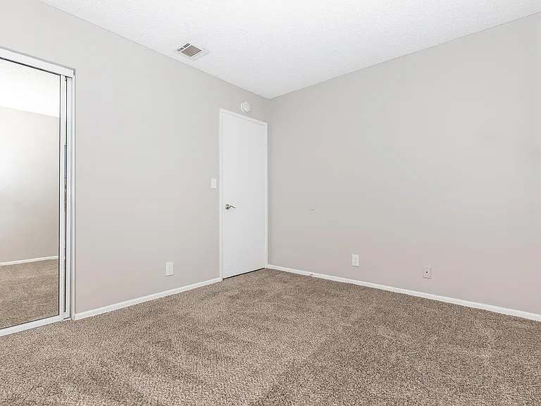 Sierra Vista — Photo 37