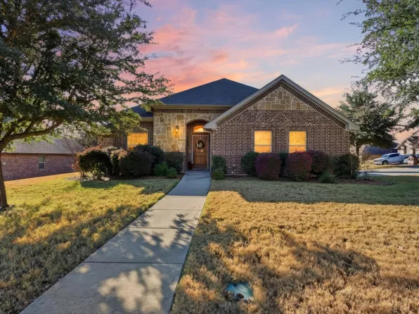 100 Valle Ct, Azle, TX 76020