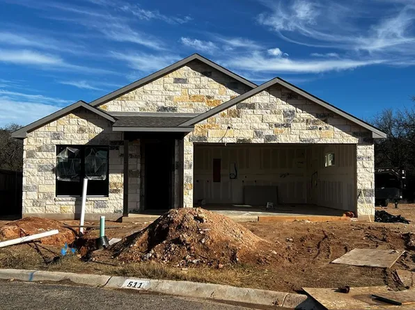 511 Mooney Ln, Fredericksburg, TX 78624