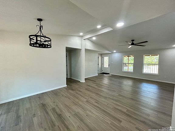 5th image of 1250 Pecan Circle