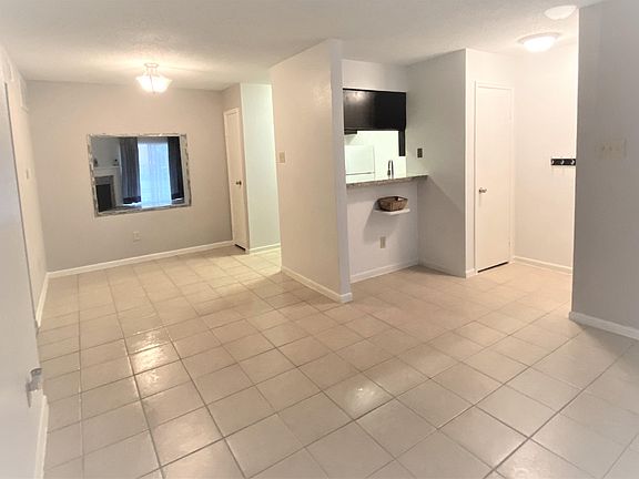 4th image of 2120 El Paseo St APT 1915