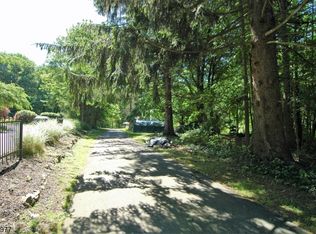 134 Combs Hollow Rd, Randolph, NJ 07869