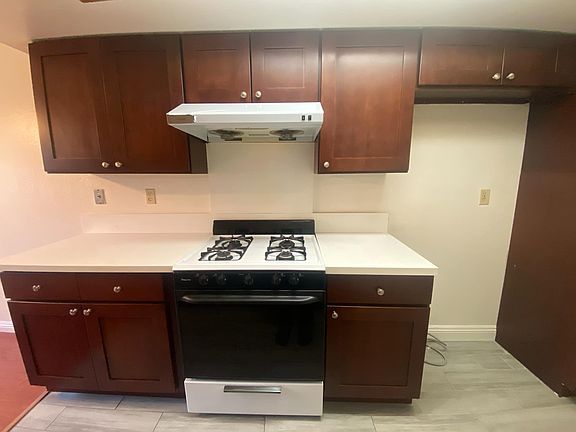 4th image of 2200 Larch St APT B