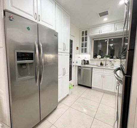 4th image of 2601 Voorhies Ave