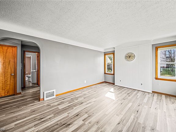 2nd image of 5139 E 119th St