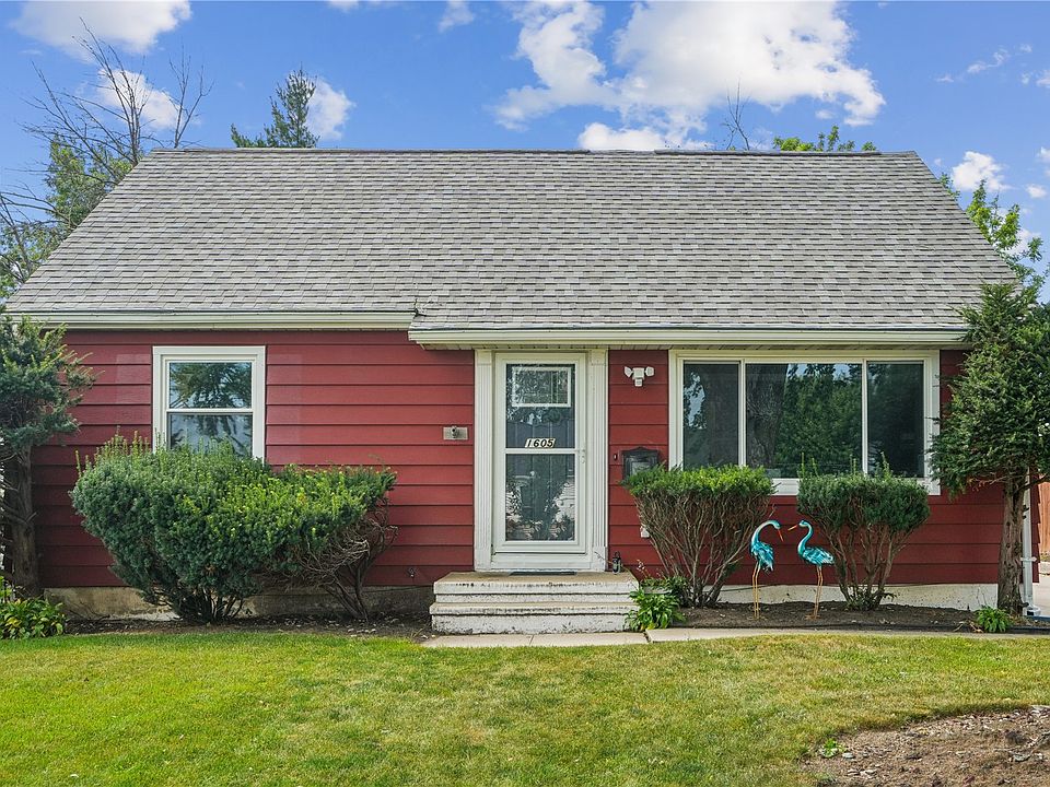 1st image of 1605 48th St NE
