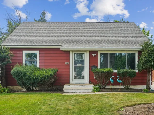 1605 48th St NE, Cedar Rapids, IA 52402