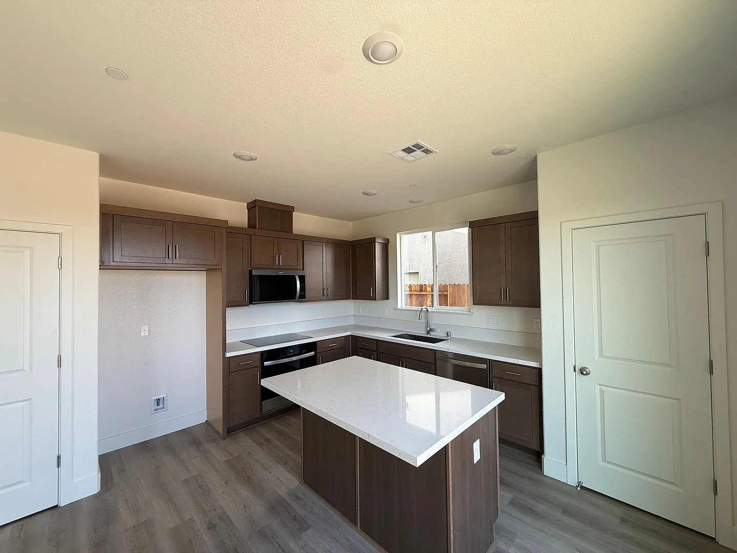 Brand New DR Horton Home — Photo 3