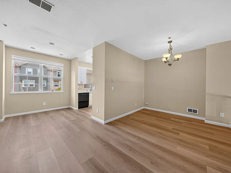 385 Race St — Photo 9