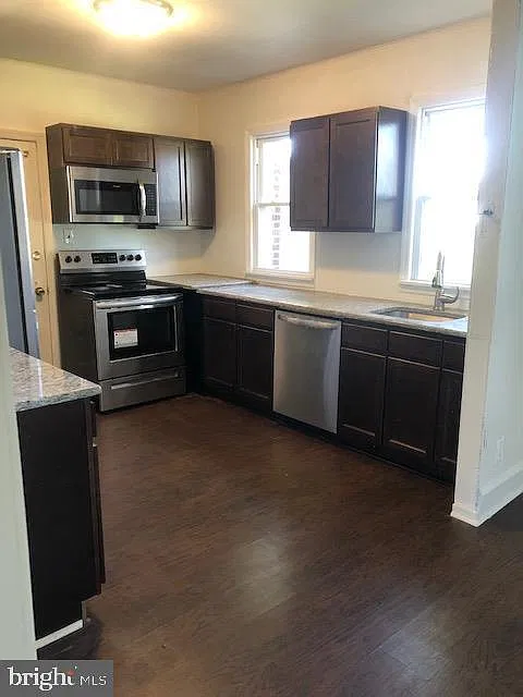 3 bed, 1336 sqft, $2,750 — Photo 4