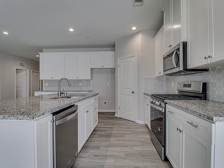 8400 Jean Anne St — Photo 18