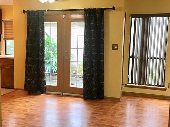 3rd image of 524 Cabana Dr