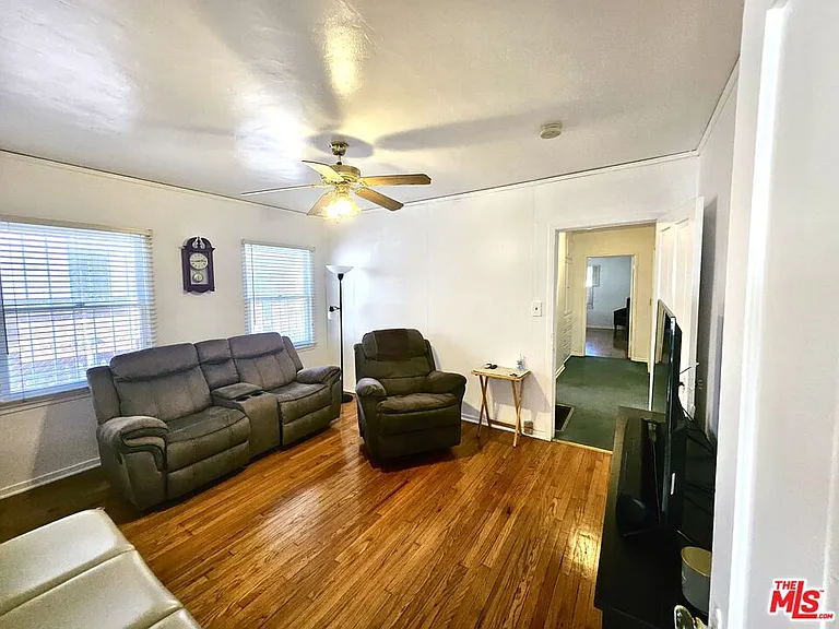 2211 W 78th Pl — Photo 24