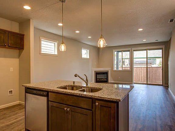 5th image of 5704 NE 58th Ct